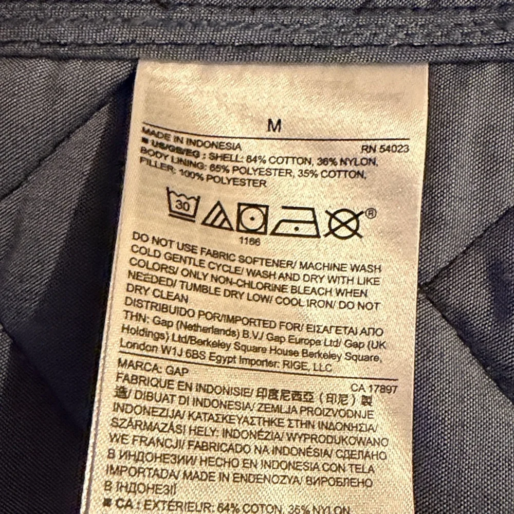 GAP Women's Dark Blue Quilted jacket size M new - Picture 7 of 7